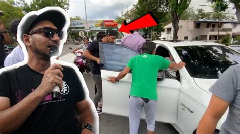 Beberapa hari lalu, viral sebuah video yang menampakkan seorang perempuan ngevape di dalam gerbong kereta api. Viral Zizan Razak bantu pemandu BMW yang tertidur ...