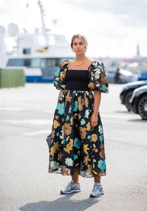 Street Style Trend Puff Sleeve Dress How To Wear Puff Sleeve Dresses In 2019 Popsugar