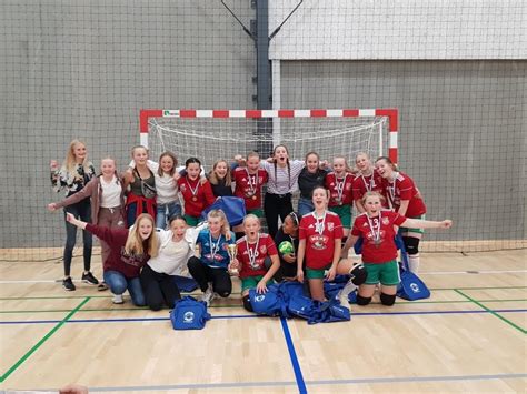 Derfor kan du finde håndboldtøj til børn, som passer perfekt til dig eller dit barn. Håndball, barn | Halsen J13 med seier i Tornby Cup