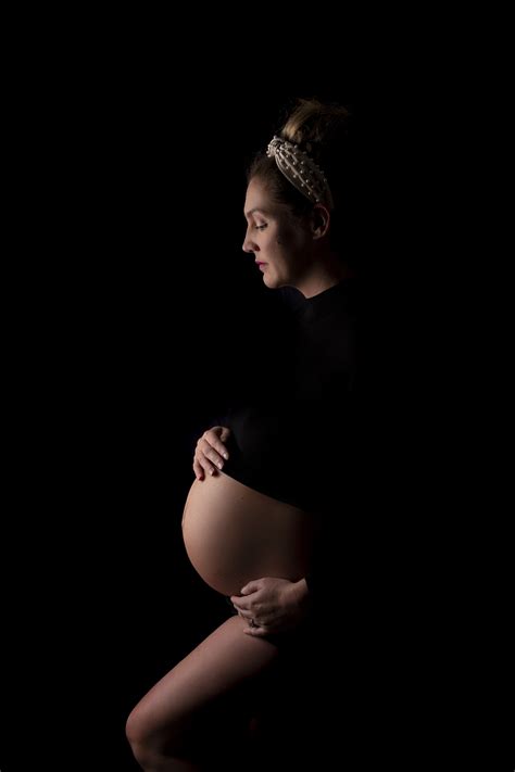 beautiful maternity silhouette portrait maternity portraits maternity gowns maternity session