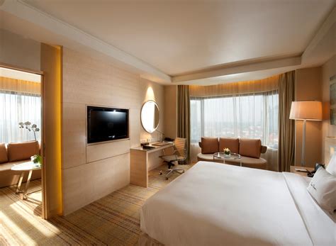 The doubletree by hilton kuala lumpur hotel is located in the heart of malaysia's capital city, within the golden triangle district, kuala lumpur's main shopping, dinning and commercial district. DoubleTree by Hilton Hotel Kuala Lumpur - 5-Sterne Hotel
