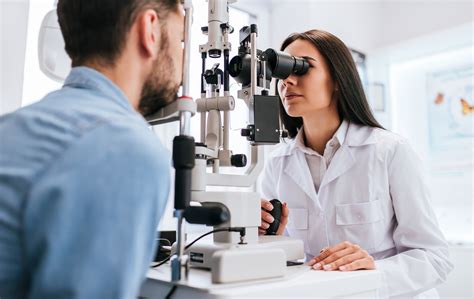 how to become an optometrist training licensing and certification requirements