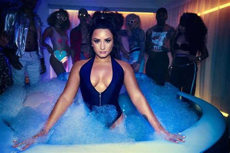 Demi Lovato Sexy Wallpaper