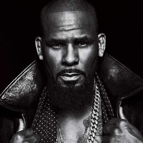 With two weeks left until jury selection is to begin in r. R.Kelly - Biography 2020 - BiographON