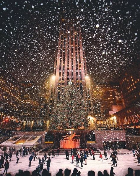Who Would Love To Visit Rockefeller Center During Christmas To See The