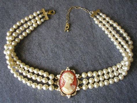 Vintage Rosita Cameo Pearl Choker Vintage Pearl Choker Cameo