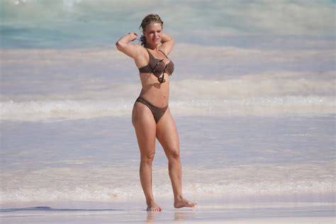 Madison LeCroy Parades Stunning Body And Nude Tits On The Beach In The Bahamas Photos