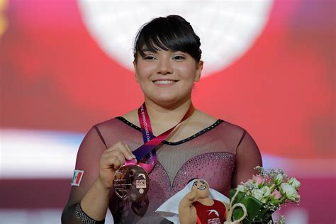 Mexican gymnast alexa moreno was targeted by internet bullies for her appearance, until the art world stepped in. Alexa Moreno hace historia en el Mundial de Gimnasia ...