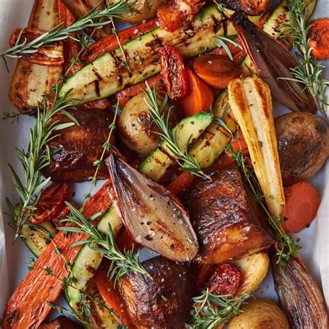 The more frosts and cold temperatures these root vegetables are exposed to, the sweeter they will be. Rosemary and Thyme Roasted Vegetables For the Classic Christmas Dinner | Recipe | Vegetable ...