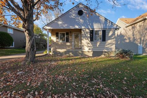 206 W 78th St Chanhassen Mn 55317 ®