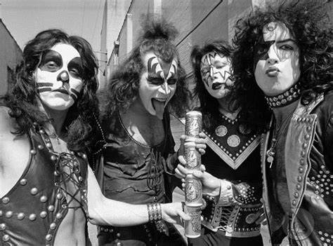 Wirklichkeit Verheiratet Huh Rare Kiss Band Photos Keuchen Verweilen