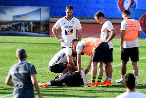 Il difensore tedesco si è infortunato durante l'allenamento nel ritiro della nazionale tedesca a evian. Infortunio Rüdiger, salta gli Europei