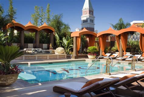Best Topless Pools In Vegas 2015 Tao Beach Marquee Dayclub Daydream