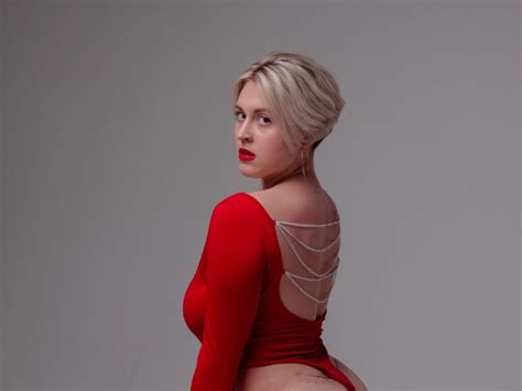 Milanaswing Busty Blond Female Webcam Sexcamdb Com