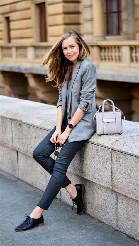 40 Unboring Casual Work Outfits For Women Over 40 Fashion Enzyme