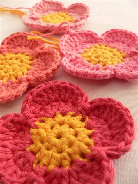 Simple Crochet Flower ⋆ Look At What I Made