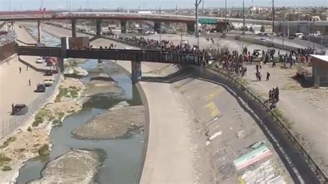 1000 Migrants Storm El Paso International Bridge In Attempt To Enter U