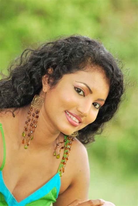 Sri Lankan Actress And Models Images Kumudu Priyangika