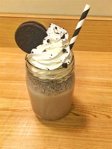 4 Ingredient Oreo Milkshake Recipe Sweet Ds Creations