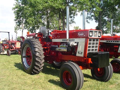 Ih 1468 With Twin Turbos International Tractors Old Tractors Green