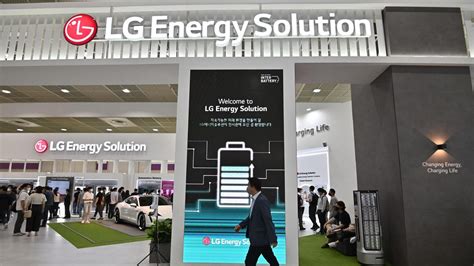 Ev Battery Giant Lg Energy Solution Soars On Debut After Completing
