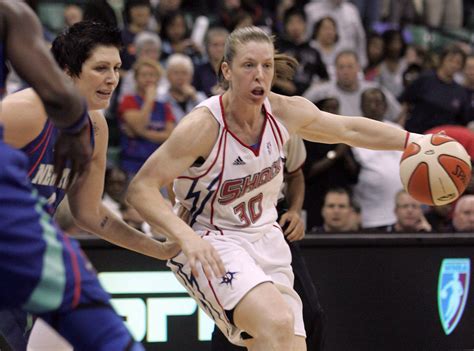 Former Ohio State Guard Katie Smith Makes The Naismith Memorial