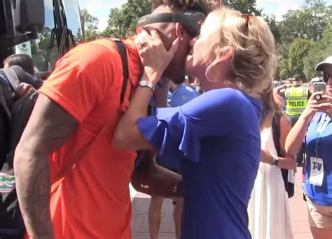 Internet Not Sure How To Feel About Univ Of Florida Coachs Wife