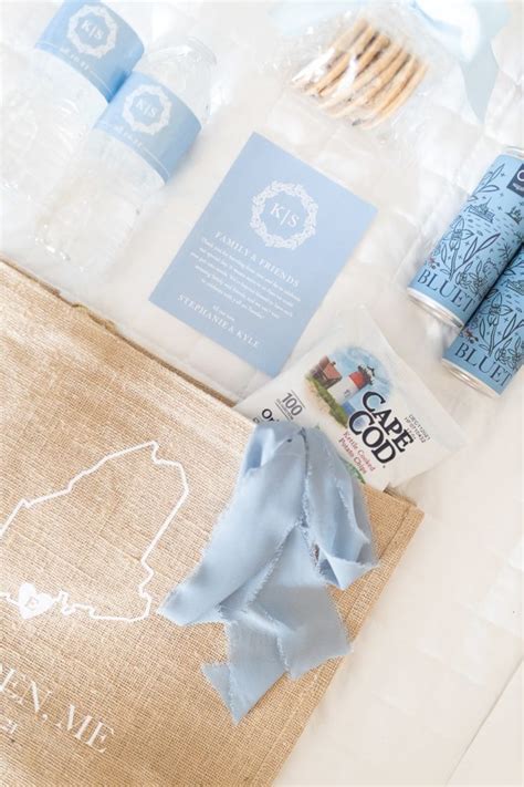 Diy Welcome Bags For Wedding Guests Tips For Using Htv On Burlap
