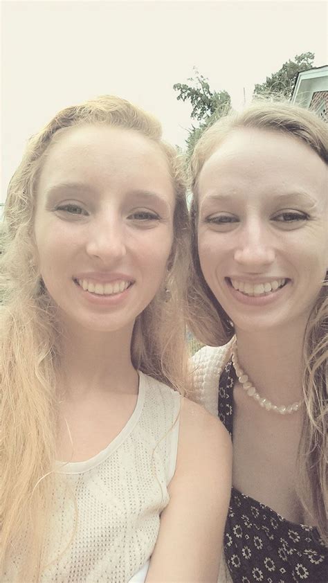 I Ran Into My Doppelganger At My Cousin S Wedding And She S My Cousin S