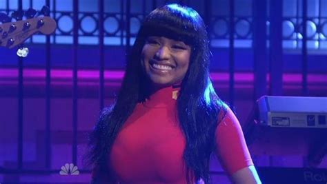 Watch Nicki Minaj Messes Up Saturday Night Live Performance