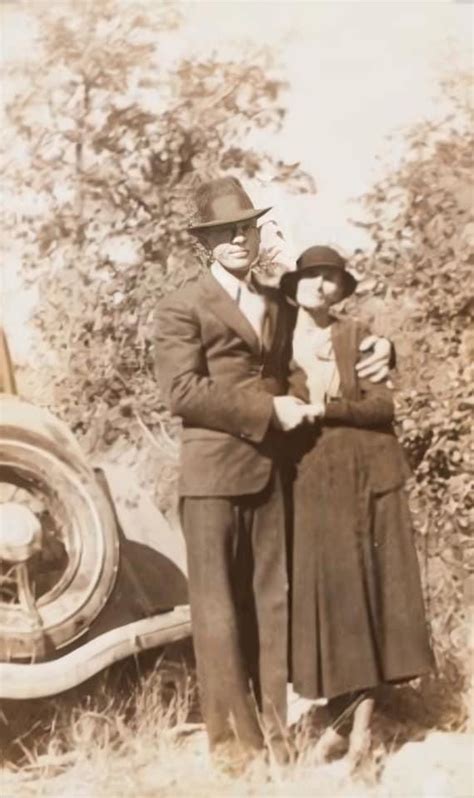 Bonnie And Clyde Photos Bonnie Clyde Gangster Style Mafia Gangster