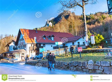 Willkommen in unserem restaurant bayerisches haus am dom. Gemaltes Traditionelles Bayerisches Haus Nahe ...