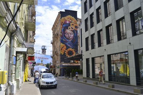 30 Of The Coolest Street Art Murals Around The World