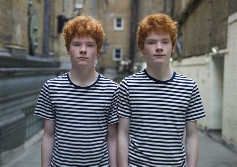 Portraits Of Identical Twins Reveal Their Similarities And Differences My Modern Met