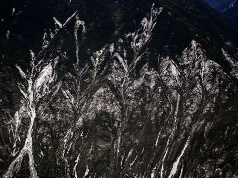 The Art Of Landslides Smithsonian Photo Contest Smithsonian Magazine