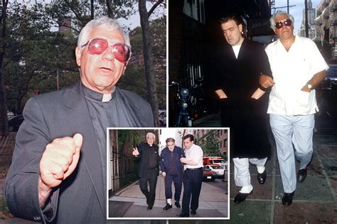 Louis Gigante Bronx Priest And Brother Of Crime Boss Dies Aged 90