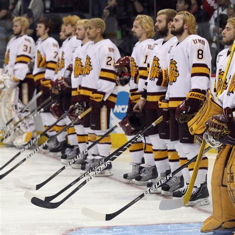 College Hockey Power Rankings Umd Bulldogs Stumble But Remain No 1