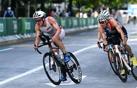 Olympic Triathlon Gold Kristian Blummenfelt Wins Big In Tokyo Giant