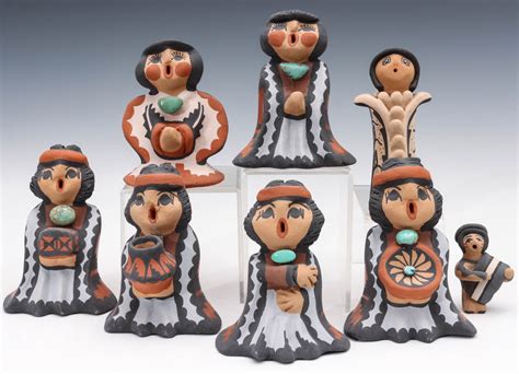 10085 Caroline Sando B 1963 Jemez Pueblo Pottery Figures