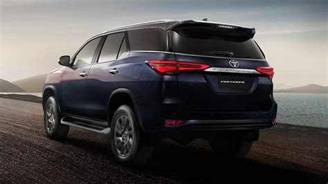 Compact sleek design, decent interior, features and all that we expect in a budget crossover. Toyota's 2021 Fortuner SUV revealed in India, comes with 2 ...