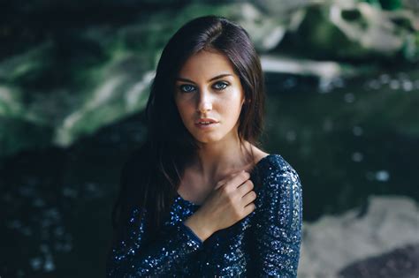 Masaüstü Yüz Kadınlar Model Portre Alan Derinliği Uzun Saç Mavi Gözlü Esmer Fotoğraf