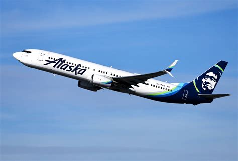 Alaska Airlines Flight 1282 Emergency Incident Boeing 737 Max 9 Gaping