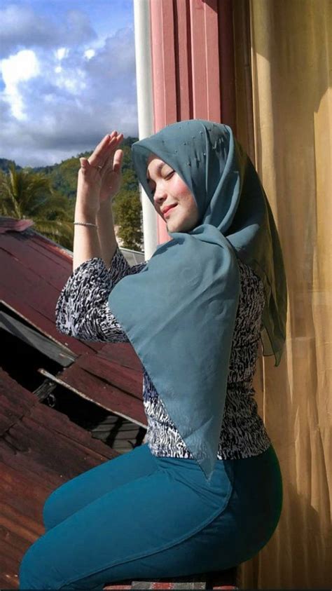 Pin Oleh Juaratempurpemusnah Di Beautiful Muslim Women Gaya Hijab