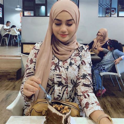 Gambar Mungkin Berisi Satu Orang Atau Lebih Dan Orang Duduk Fashion Hijab Aceh