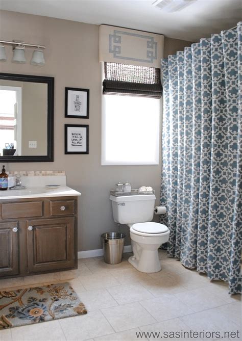 The white color exudes purity and freshness and a hint of gold accent raises its charm even more. Shower Curtain DIYs to Revamp Your Bathroom