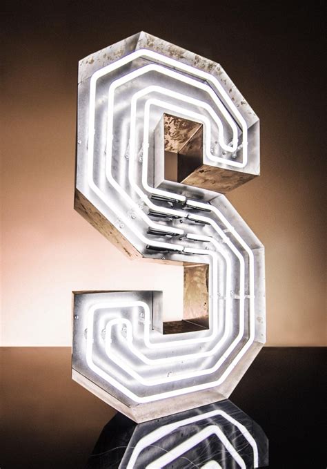 Neon S Hire Kemp London Bespoke Neon Signs And Prop Hire