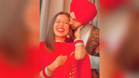 On Karwa Chauth Neha Kakkar And Rohanpreet Singhs Adorable Video