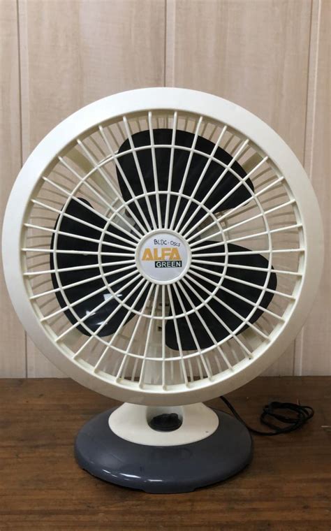 20 Watts 18 20 3 Blades Solar Bldc Table Fan Oscillating 1400 Rpm At Rs 750 In New Delhi