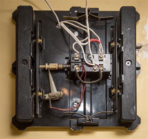 The only problem i encountered was the transformer that supplied power from the bell to the unit that mounts near the door had to be replaced. Friedland Type 4 Doorbell Wiring Diagram - Wiring Diagram and Schematic