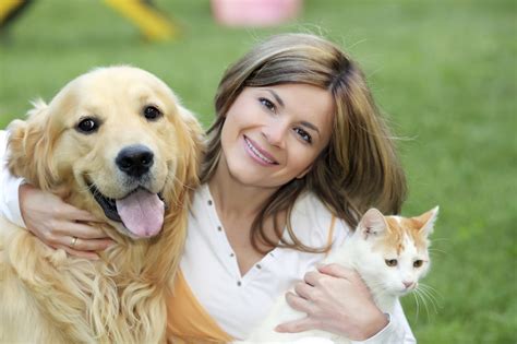 9 Tips To Keeping Your Indoor Pet Healthy And Happy